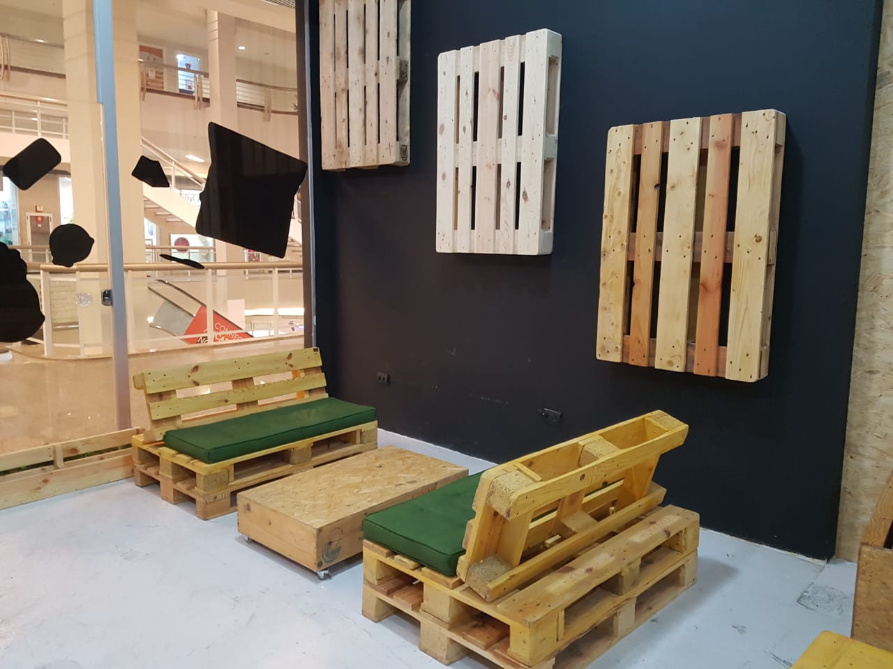Móveis com Pallets e Caixotes